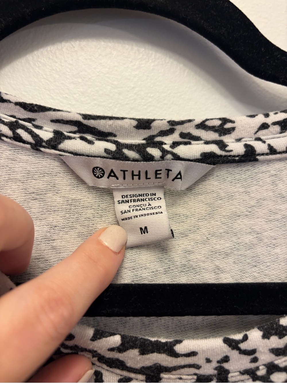 Athleta Animal Print Tencel Long Sleeve Top Women's Medium Black White Relaxed - Picture 5 of 7